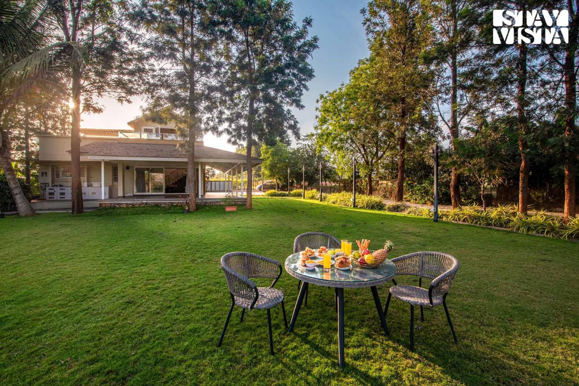 Stayvista'S Silver Grove - Serene Haven With Expansive Lawn & Terrace Nashik Exterior photo