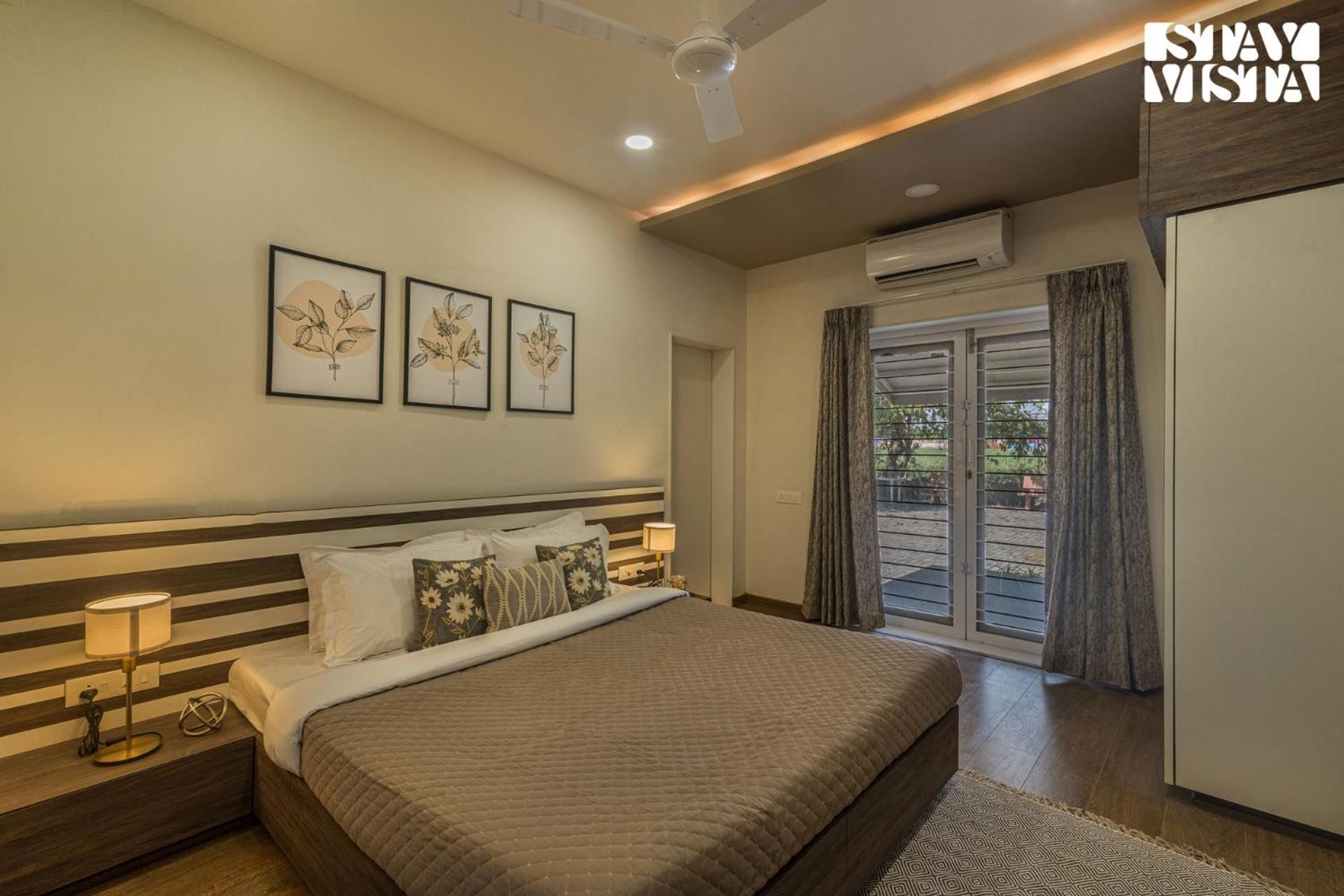 Stayvista'S Silver Grove - Serene Haven With Expansive Lawn & Terrace Nashik Exterior photo