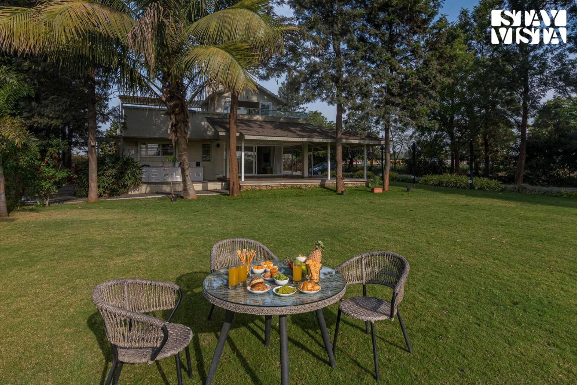 Stayvista'S Silver Grove - Serene Haven With Expansive Lawn & Terrace Nashik Exterior photo