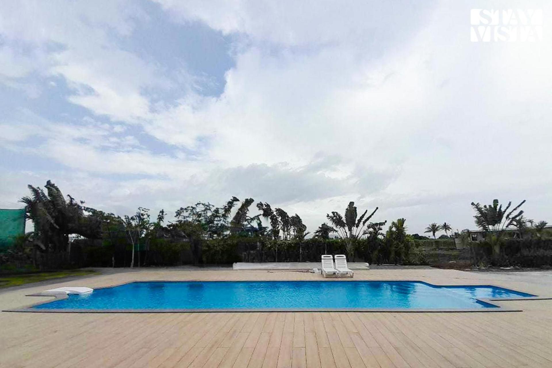 Stayvista'S Silver Grove - Serene Haven With Expansive Lawn & Terrace Nashik Exterior photo